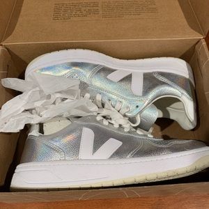 Veja size 7 sneakers